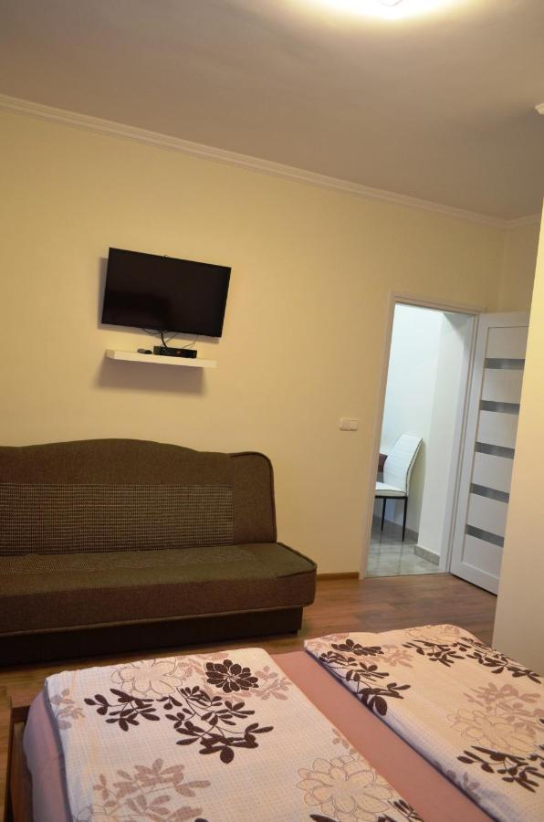 Henrietta - Violetta Apartman Hajdúszoboszló Exteriör bild
