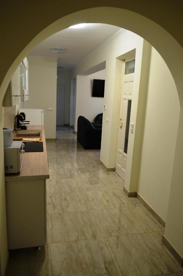 Henrietta - Violetta Apartman Hajdúszoboszló Exteriör bild